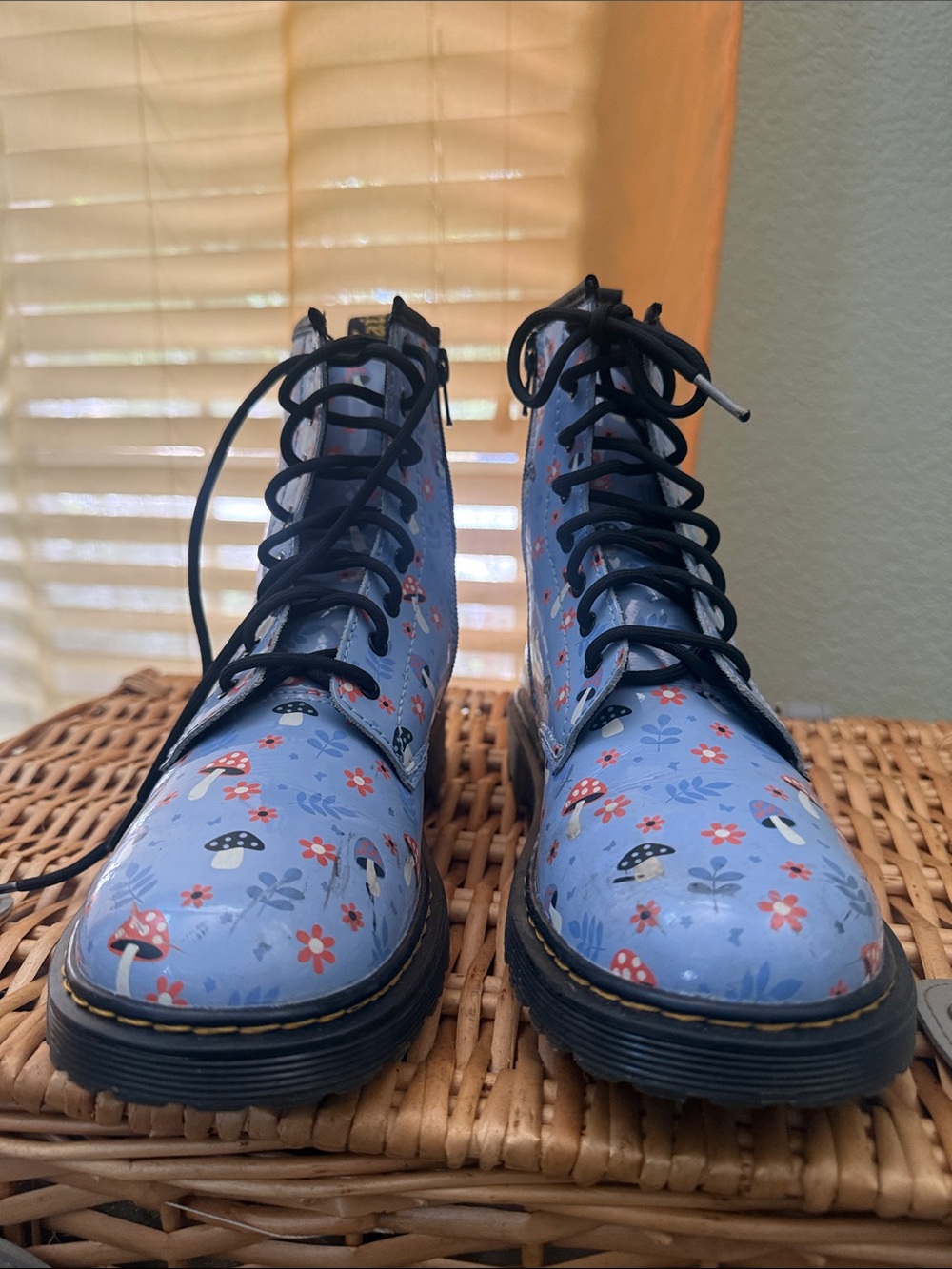 Dr. Martens 1460 Patent Woodland Lace-Up Boots in Zen Blue- pre-loved.